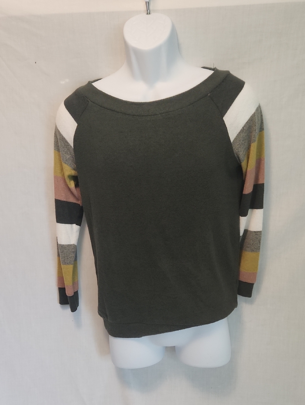 Market & Spruce Olive Green Knit Pullover